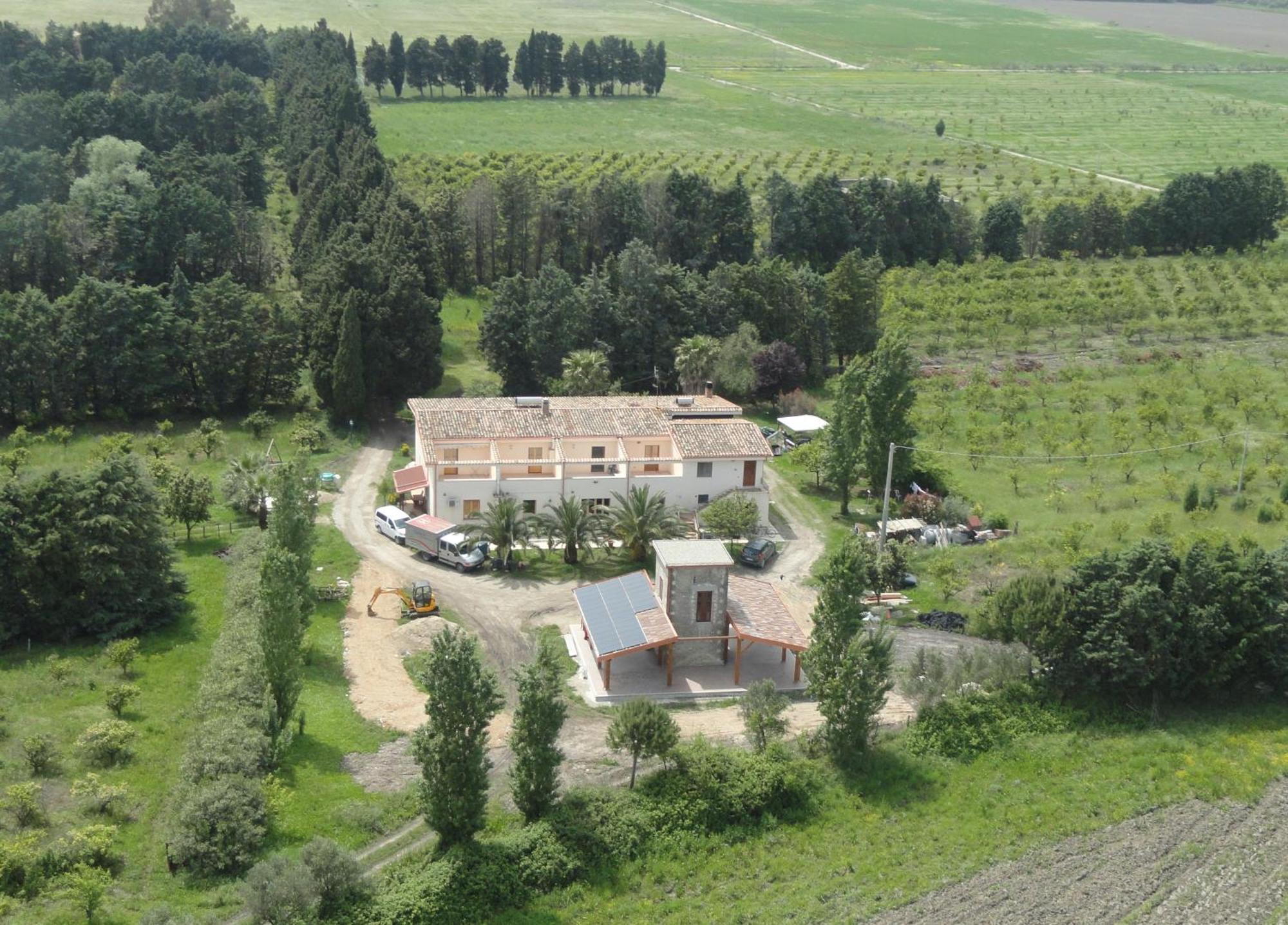 كروباني Agriturismo Torre Del Golfo المظهر الخارجي الصورة