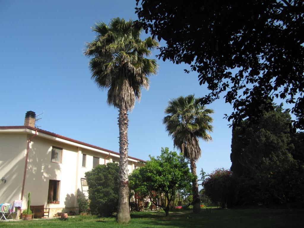 كروباني Agriturismo Torre Del Golfo المظهر الخارجي الصورة
