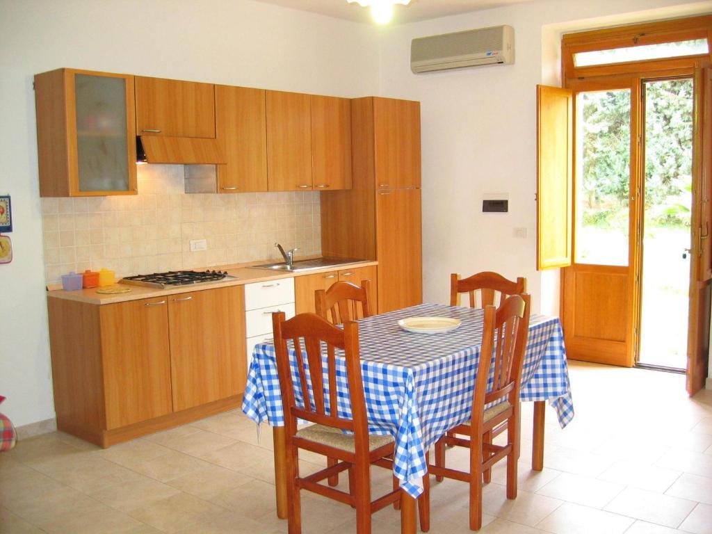 كروباني Agriturismo Torre Del Golfo الغرفة الصورة