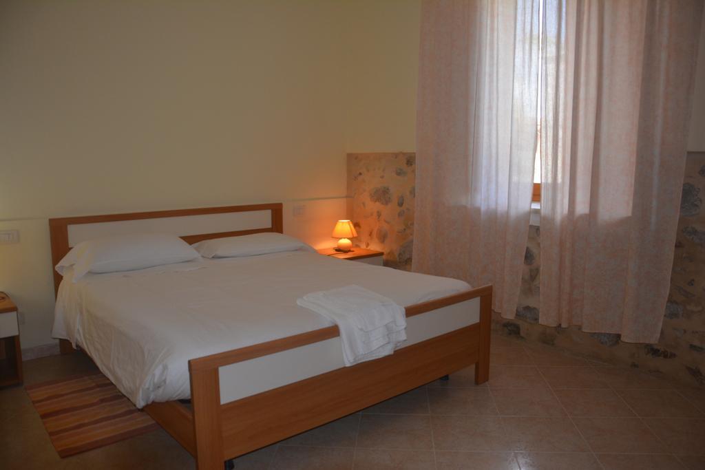 كروباني Agriturismo Torre Del Golfo المظهر الخارجي الصورة