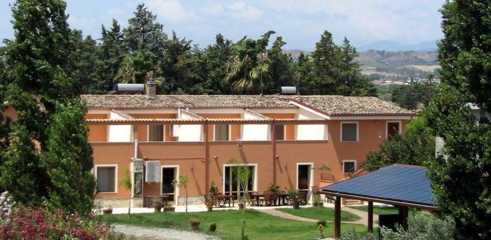 كروباني Agriturismo Torre Del Golfo المظهر الخارجي الصورة